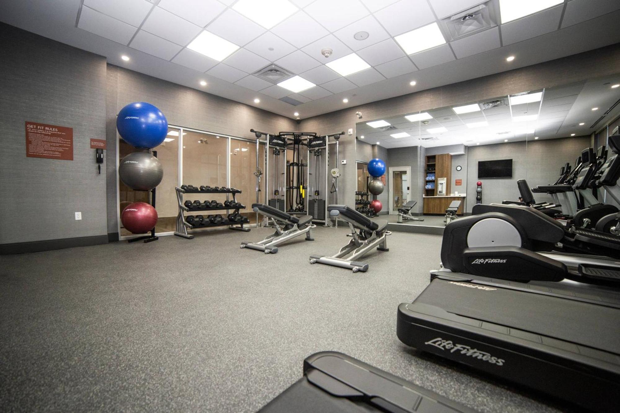Towneplace Suites By Marriott Brantford And Conference Centre Екстериор снимка